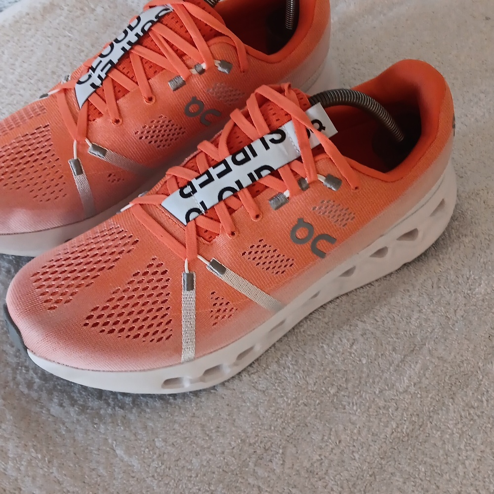 NWOT On Cloud Surfer Professional Running Shoes - Picture 4 of 16